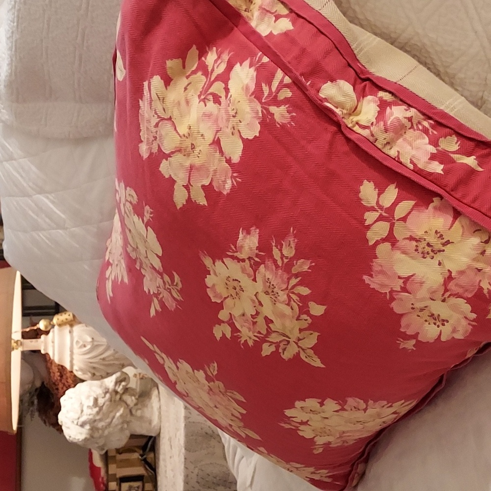 Nautica Coastal Beach English Cottage Rose Floral Standard Sham